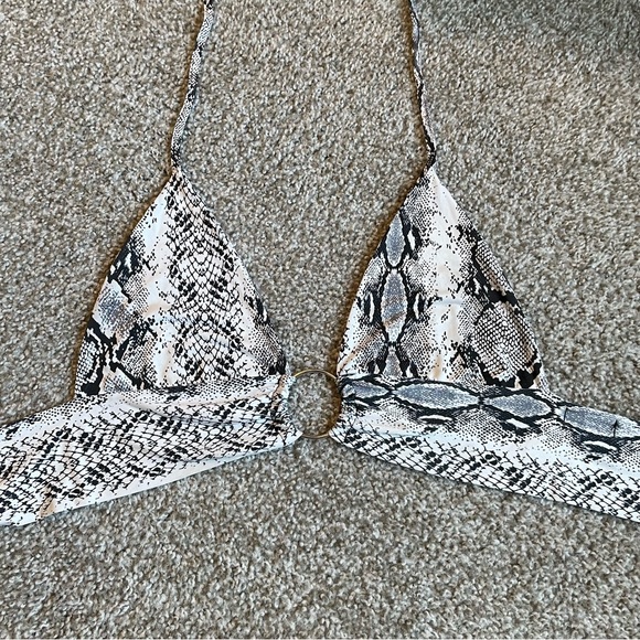 PrettyLittleThing Top - Picture 2 of 7